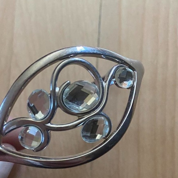 Wind Cuff Bracelet - Picture 2 of 3